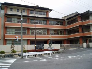 岩根小学校